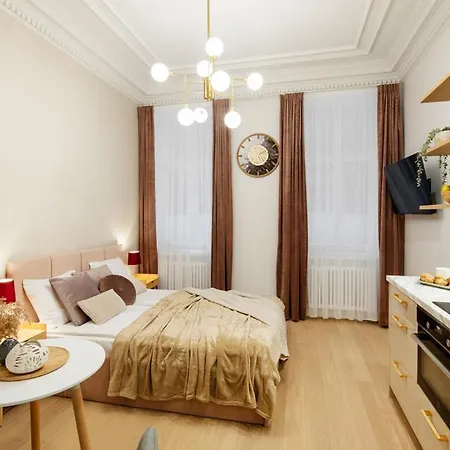 Raina Boulevard Exclusive Design By The Park Apartment Riga