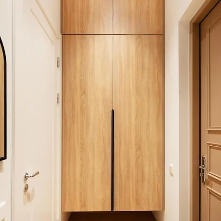 Apartment Raina Boulevard Exclusive Design By The Park