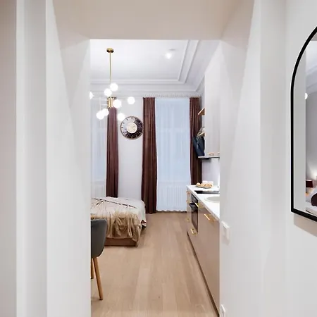 Raina Boulevard Exclusive Design By The Park Appartamento Riga