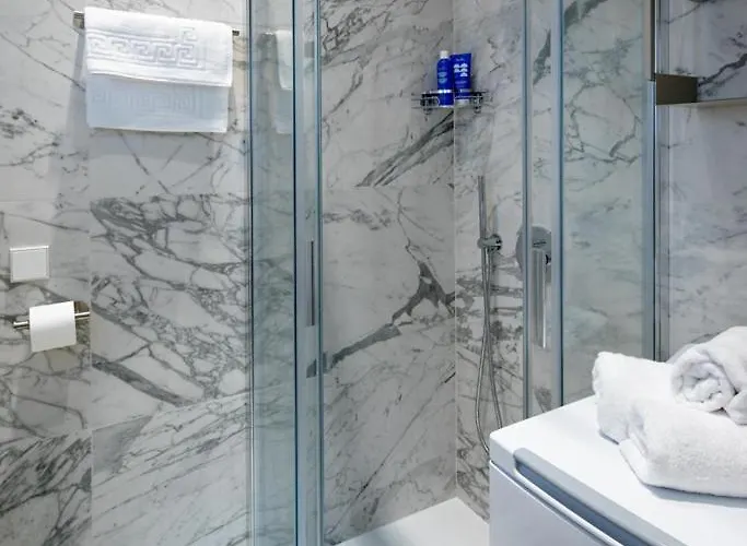 Raina Boulevard Exclusive Design By The Park Appartement