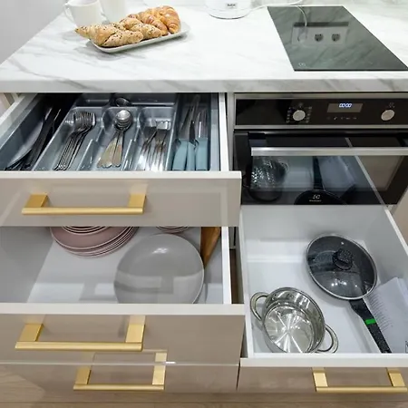 Raina Boulevard Exclusive Design By The Park