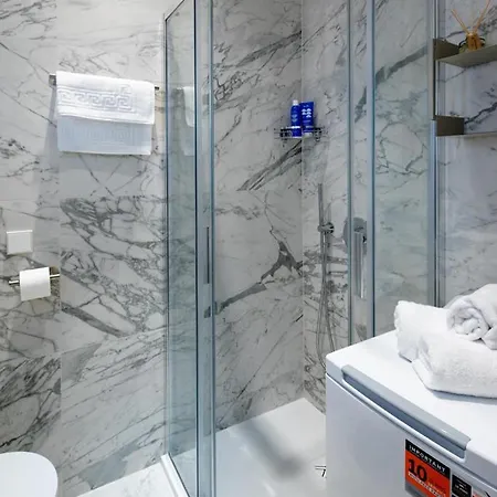 Raina Boulevard Exclusive Design By The Park Appartement