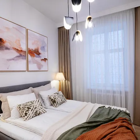 Raina Boulevard Exclusive Design By The Park Апартаменты *