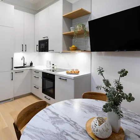 Raina Boulevard Exclusive Design By The Park Apartamento